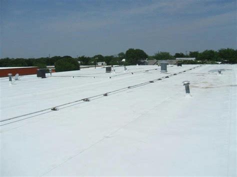  Hypalon: Exploring its Versatility in Roofing Applications and Chemical Resistance